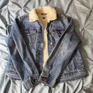 Universal thread size small Jean jacket